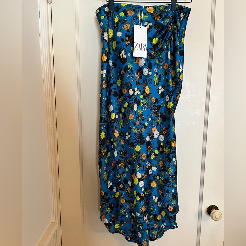 Zara Blue Floral Maxi Skirt with Ruching, Slit, and Hi-Low Hem -NWT